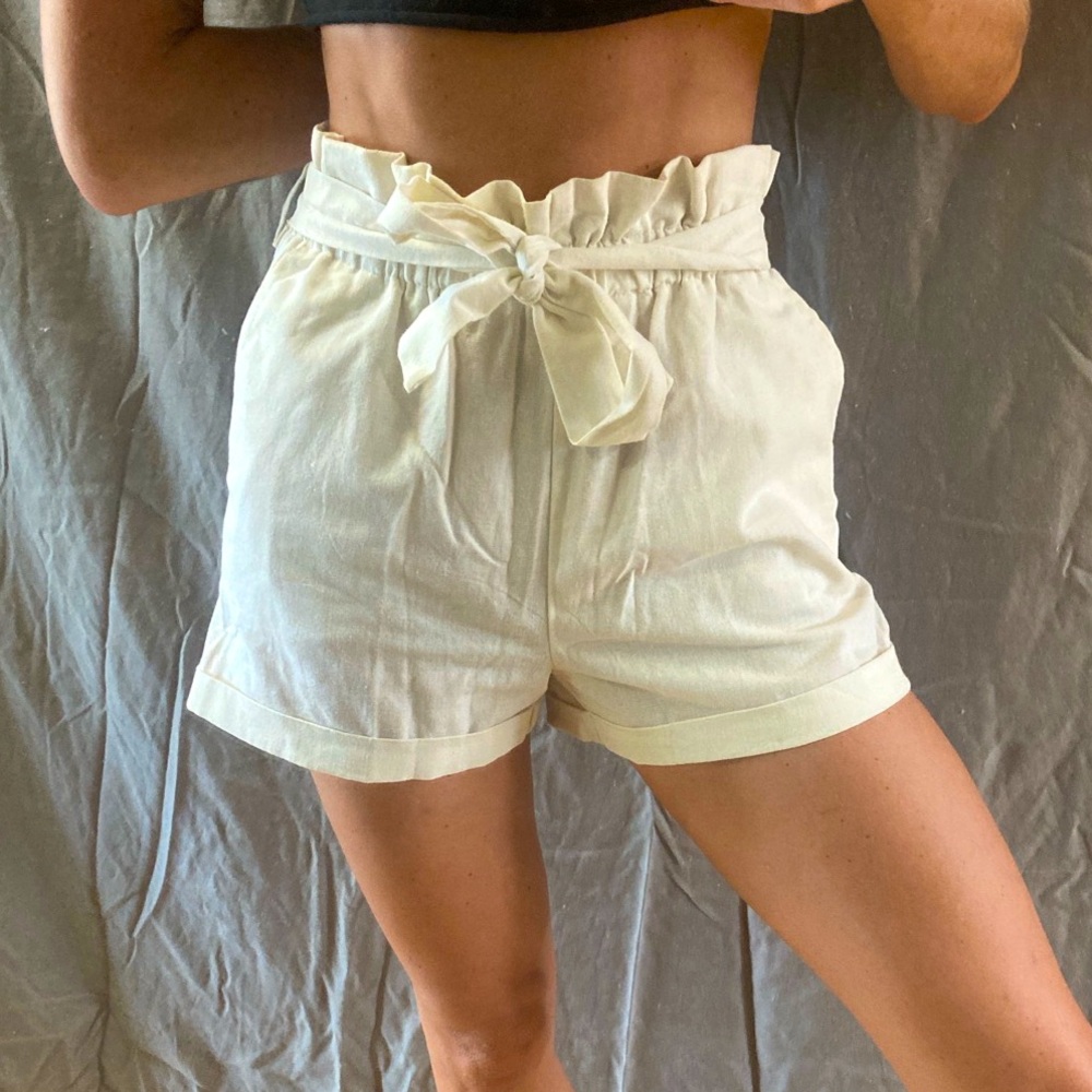 cute high waisted shorts! super flattering!